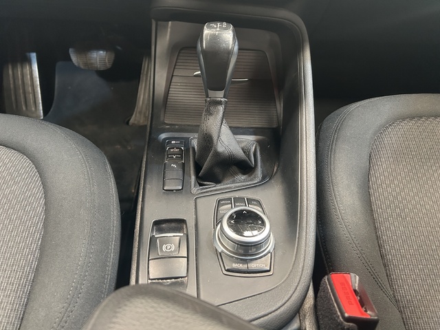 BMW X1 sDrive18d color Negro. Año 2017. 110KW(150CV). Diésel. En concesionario GANDIA Automoviles Fersan, S.A. de Valencia