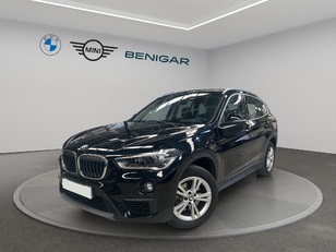 Fotos de BMW X1 sDrive18d color Negro. Año 2017. 110KW(150CV). Diésel. En concesionario GANDIA Automoviles Fersan, S.A. de Valencia