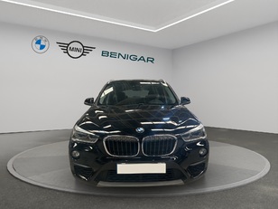 Fotos de BMW X1 sDrive18d color Negro. Año 2017. 110KW(150CV). Diésel. En concesionario GANDIA Automoviles Fersan, S.A. de Valencia