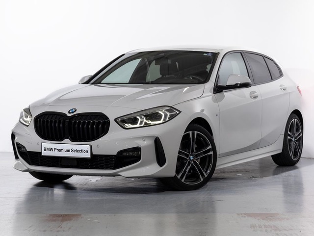 BMW Serie 1 118i color Blanco. Año 2024. 100KW(136CV). Gasolina. En concesionario Oliva Motor Girona de Girona