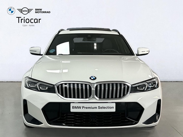 BMW Serie 3 320d Touring color Blanco. Año 2022. 140KW(190CV). Diésel. En concesionario Triocar Gijón (Bmw y Mini) de Asturias