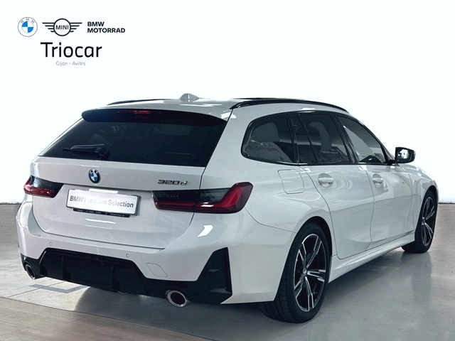 BMW Serie 3 320d Touring color Blanco. Año 2022. 140KW(190CV). Diésel. En concesionario Triocar Gijón (Bmw y Mini) de Asturias