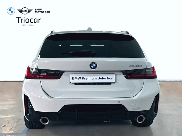 BMW Serie 3 320d Touring color Blanco. Año 2022. 140KW(190CV). Diésel. En concesionario Triocar Gijón (Bmw y Mini) de Asturias