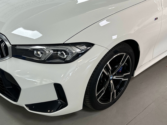 BMW Serie 3 320d Touring color Blanco. Año 2022. 140KW(190CV). Diésel. En concesionario Triocar Gijón (Bmw y Mini) de Asturias