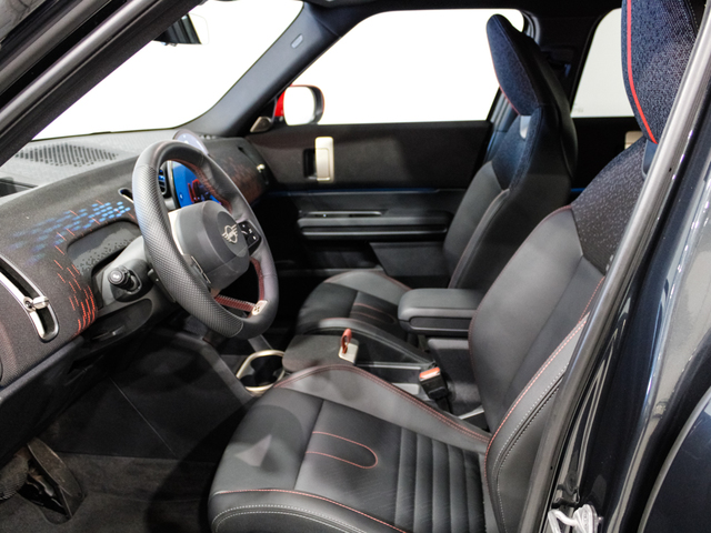 fotoG 10 del MINI MINI Countryman C 125 kW (170 CV) 170cv Gasolina del 2024 en Barcelona