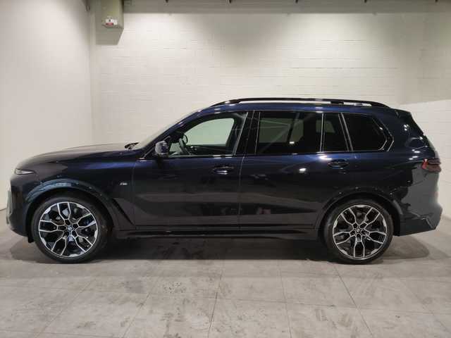 BMW X7 xDrive40d color Negro. Año 2024. 259KW(352CV). Diésel. En concesionario Motor Munich Cadi - Manresa - VO de Barcelona