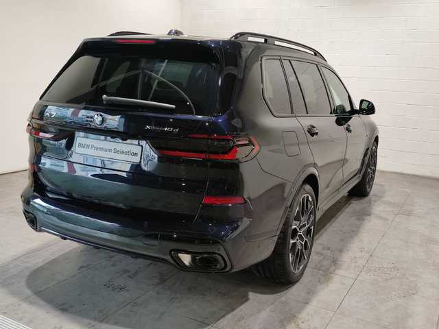 BMW X7 xDrive40d color Negro. Año 2024. 259KW(352CV). Diésel. En concesionario Motor Munich Cadi - Manresa - VO de Barcelona