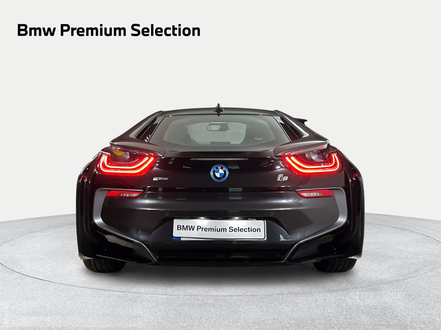 BMW i8 i8 Coupe color Gris. Año 2016. 266KW(362CV). Híbrido Electro/Gasolina. En concesionario San Pablo Motor | Su Eminencia de Sevilla