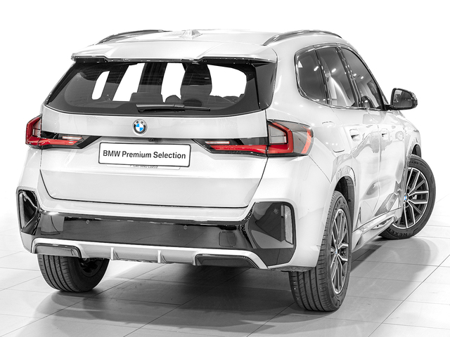 BMW X1 xDrive30e color Blanco. Año 2025. 240KW(326CV). Híbrido Electro/Gasolina. En concesionario Caetano Cuzco, Salvatierra de Madrid