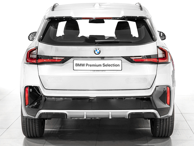 BMW X1 xDrive30e color Blanco. Año 2025. 240KW(326CV). Híbrido Electro/Gasolina. En concesionario Caetano Cuzco, Salvatierra de Madrid
