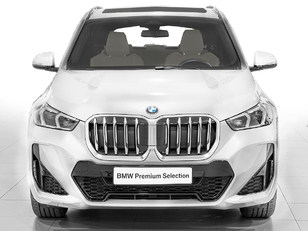 Fotos de BMW X1 xDrive30e color Blanco. Año 2025. 240KW(326CV). Híbrido Electro/Gasolina. En concesionario Caetano Cuzco, Salvatierra de Madrid