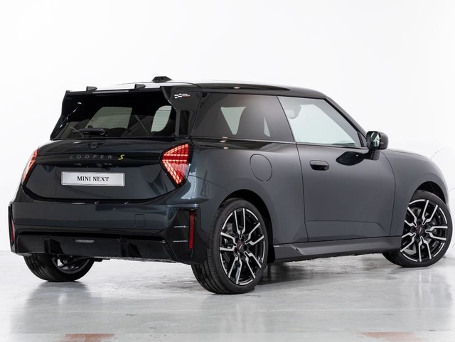 fotoG 3 del MINI MINI 3 Puertas Cooper SE 160 kW (218 CV) 218cv Eléctrico del 2024 en Girona