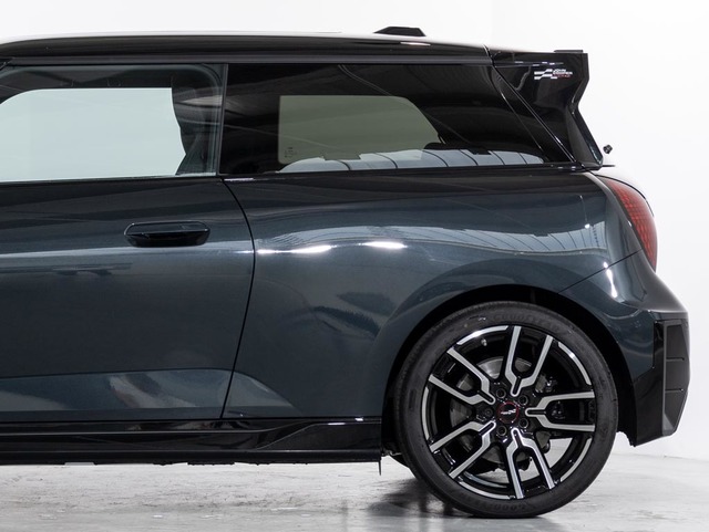 fotoG 11 del MINI MINI 3 Puertas Cooper SE 160 kW (218 CV) 218cv Eléctrico del 2024 en Girona