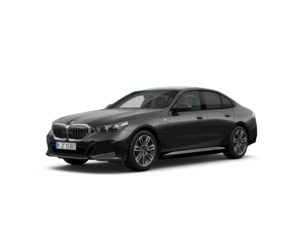 Fotos de BMW Serie 5 550e color Gris. Año 2024. 360KW(490CV). Híbrido Electro/Gasolina. En concesionario Motri Motor Jaén de Jaén