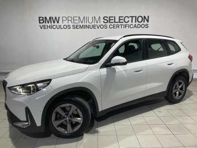 BMW X1 sDrive18d color Blanco. Año 2022. 110KW(150CV). Diésel. En concesionario Hispamovil Elche de Alicante