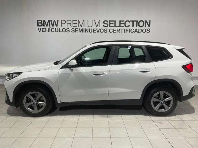 BMW X1 sDrive18d color Blanco. Año 2022. 110KW(150CV). Diésel. En concesionario Hispamovil Elche de Alicante