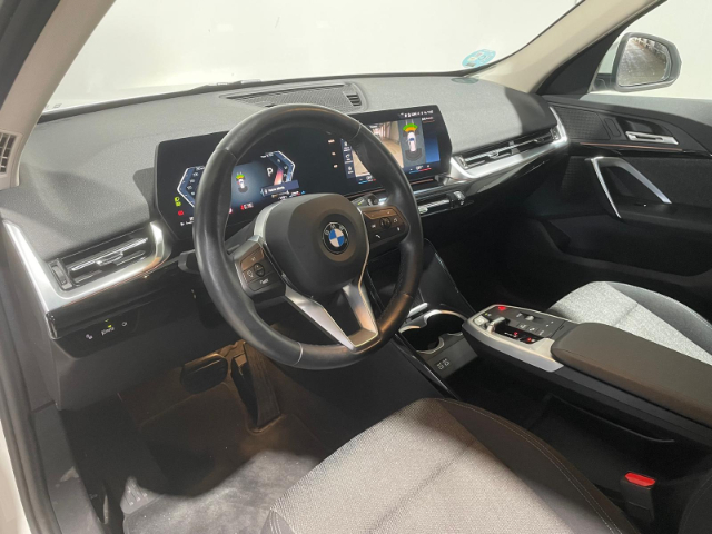 BMW X1 sDrive18d color Blanco. Año 2022. 110KW(150CV). Diésel. En concesionario Hispamovil, Orihuela de Alicante