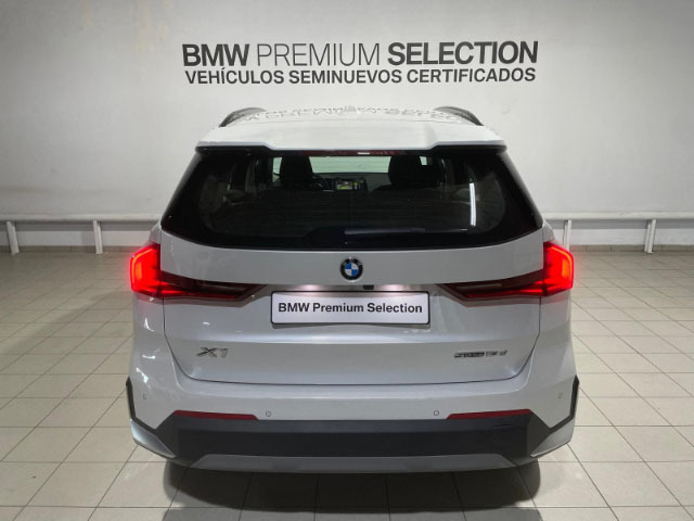 BMW X1 sDrive18d color Blanco. Año 2023. 110KW(150CV). Diésel. En concesionario Hispamovil Elche de Alicante