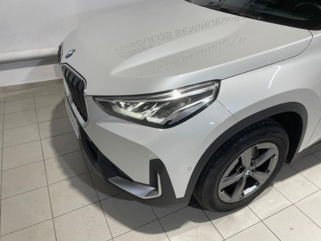 BMW X1 sDrive18d color Blanco. Año 2023. 110KW(150CV). Diésel. En concesionario Hispamovil Elche de Alicante