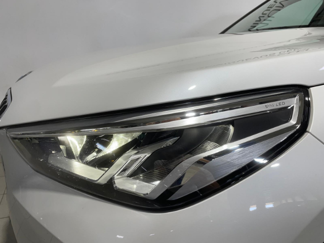 BMW X1 sDrive18d color Blanco. Año 2023. 110KW(150CV). Diésel. En concesionario Hispamovil Elche de Alicante