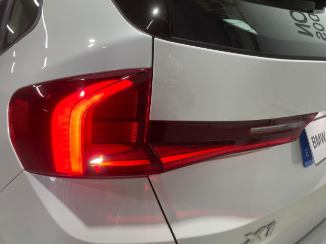 BMW X1 sDrive18d color Blanco. Año 2023. 110KW(150CV). Diésel. En concesionario Hispamovil Elche de Alicante