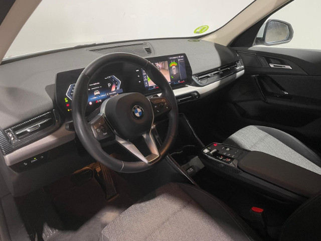 BMW X1 sDrive18d color Blanco. Año 2023. 110KW(150CV). Diésel. En concesionario Hispamovil Elche de Alicante