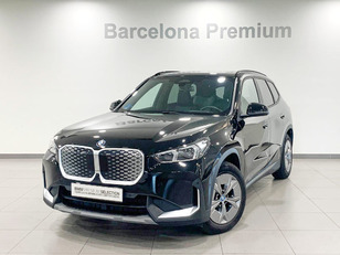 Fotos de BMW iX1 xDrive30 color Negro. Año 2025. 230KW(313CV). Eléctrico. En concesionario Barcelona Premium -- GRAN VIA de Barcelona