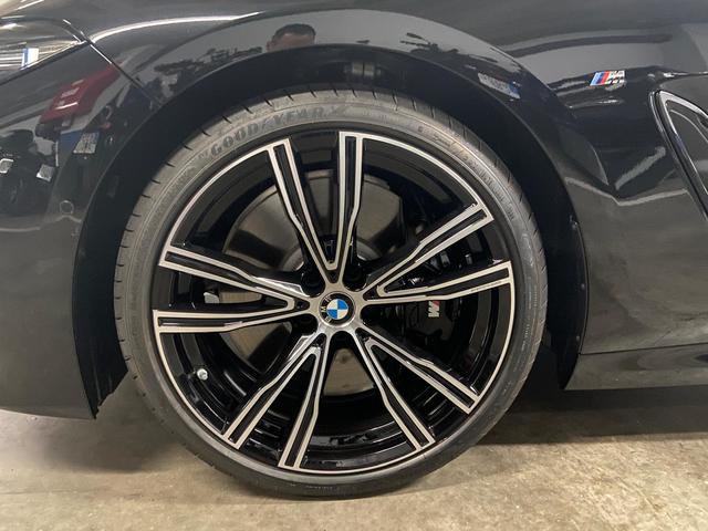 BMW Serie 8 840i Cabrio color Negro. Año 2024. 250KW(340CV). Gasolina. En concesionario BYmyCAR Madrid - Alcalá de Madrid