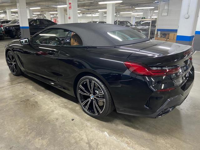 BMW Serie 8 840i Cabrio color Negro. Año 2024. 250KW(340CV). Gasolina. En concesionario BYmyCAR Madrid - Alcalá de Madrid