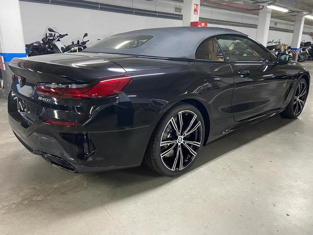 BMW Serie 8 840i Cabrio color Negro. Año 2024. 250KW(340CV). Gasolina. En concesionario BYmyCAR Madrid - Alcalá de Madrid
