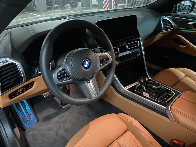 BMW Serie 8 840i Cabrio color Negro. Año 2024. 250KW(340CV). Gasolina. En concesionario BYmyCAR Madrid - Alcalá de Madrid