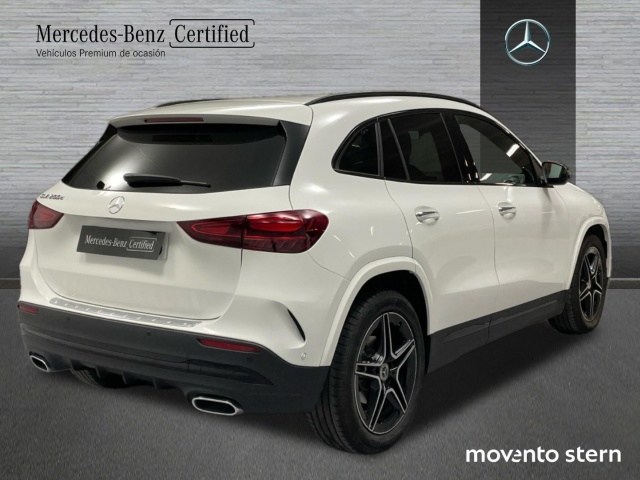 Mercedes-Benz GLA 200 D - 2