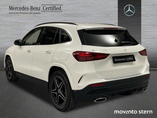 Mercedes-Benz GLA 200 D - 4