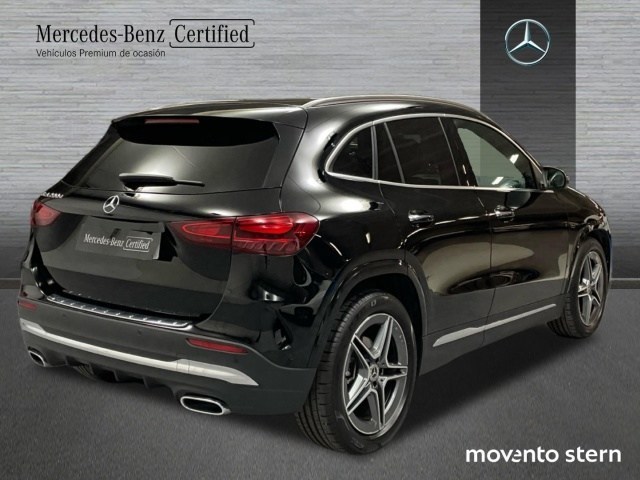 Mercedes-Benz GLA 200 D - 2