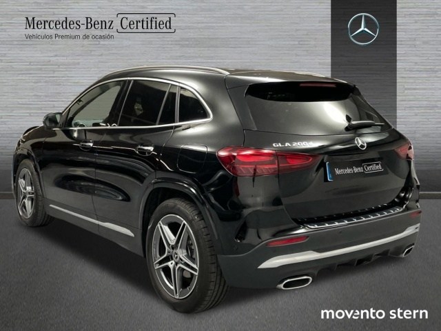 Mercedes-Benz GLA 200 D - 4