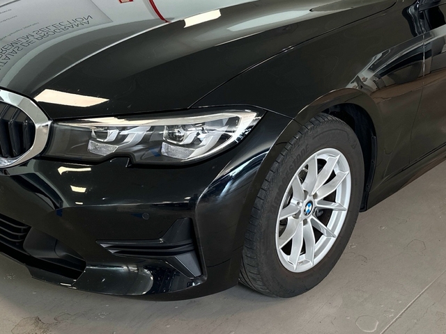 BMW Serie 3 318d color Negro. Año 2019. 110KW(150CV). Diésel. En concesionario Triocar Gijón (Bmw y Mini) de Asturias