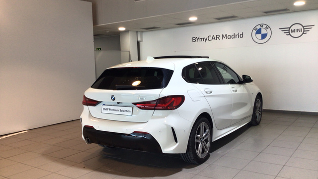 BMW Serie 1 118d color Blanco. Año 2022. 110KW(150CV). Diésel. En concesionario BYmyCAR Madrid - Alcalá de Madrid