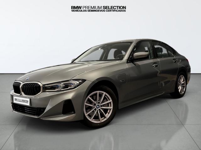 BMW Serie 3 320e color Gris. Año 2024. 150KW(204CV). Híbrido Electro/Gasolina. En concesionario Automotor Costa, S.L.U. de Almería