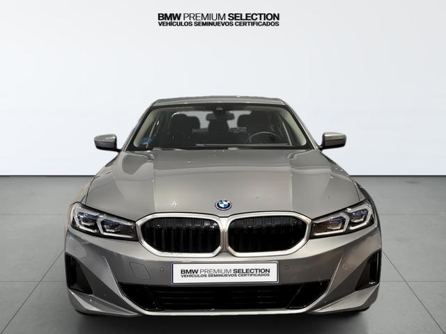 BMW Serie 3 320e color Gris. Año 2024. 150KW(204CV). Híbrido Electro/Gasolina. En concesionario Automotor Costa, S.L.U. de Almería