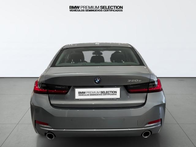 BMW Serie 3 320e color Gris. Año 2024. 150KW(204CV). Híbrido Electro/Gasolina. En concesionario Automotor Costa, S.L.U. de Almería