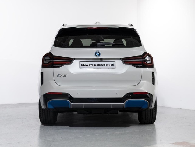 BMW iX3 M Sport color Blanco. Año 2023. 210KW(286CV). Eléctrico. En concesionario Motri Motor Jaén de Jaén