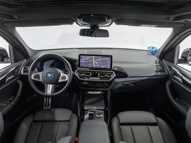 BMW iX3 M Sport color Blanco. Año 2023. 210KW(286CV). Eléctrico. En concesionario Motri Motor Jaén de Jaén