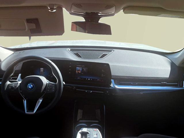 Foto 7 BMW iX1 xDrive30 230 kW (313 CV)