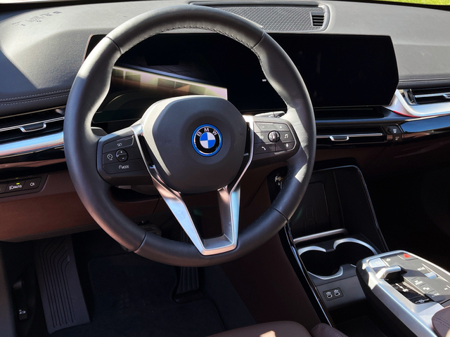 Foto 13 BMW iX1 xDrive30 230 kW (313 CV)