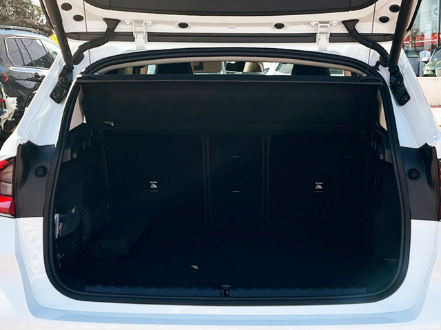 Foto 17 BMW iX1 xDrive30 230 kW (313 CV)