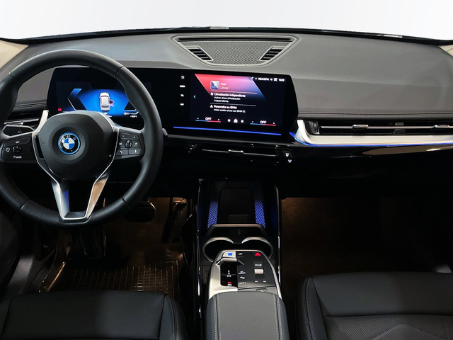 BMW iX1 xDrive30 color Gris Plata. Año 2024. 230KW(313CV). Eléctrico. En concesionario MURCIA PREMIUM S.L. JUAN CARLOS I de Murcia