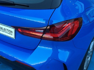 BMW Serie 1 118i color Azul. Año 2022. 103KW(140CV). Gasolina. En concesionario Grünblau Motor (Bmw y Mini) de Cantabria