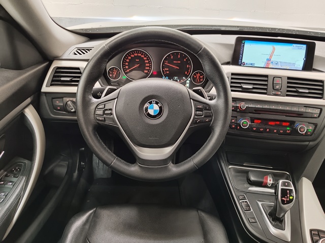 BMW Serie 3 320d Gran Turismo color Blanco. Año 2015. 135KW(184CV). Diésel. En concesionario Autoberón de La Rioja