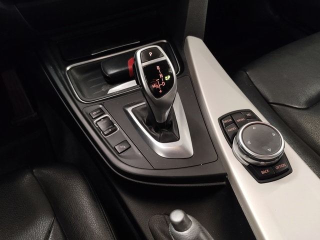 BMW Serie 3 320d Gran Turismo color Blanco. Año 2015. 135KW(184CV). Diésel. En concesionario Autoberón de La Rioja