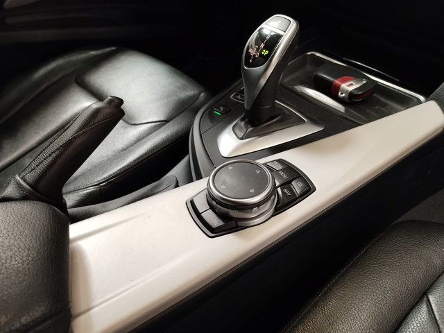 BMW Serie 3 320d Gran Turismo color Blanco. Año 2015. 135KW(184CV). Diésel. En concesionario Autoberón de La Rioja